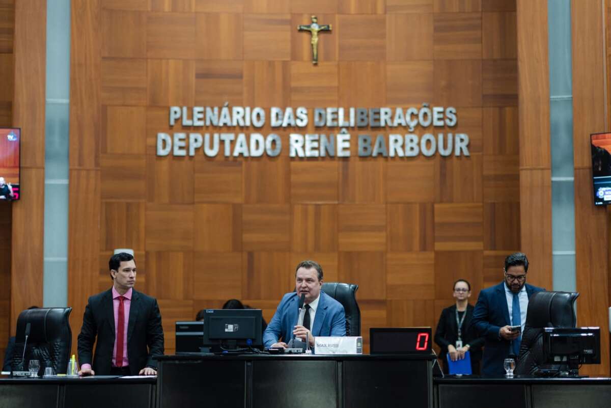 No momento, você está visualizando Projeto de Max que prevê Libras como critério de desempate em concursos avança na ALMT