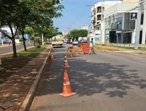 Leia mais sobre o artigo Rondonópolis interdita trecho na Lions Internacional para implantação de rotatória