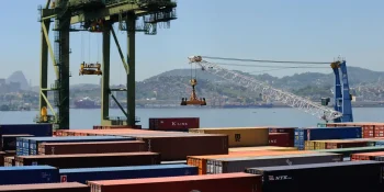Balança comercial tem superávit de US$ 7,4 bilhões em agosto