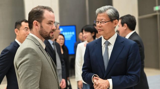 Brasil abre posto tributário na China para ampliar comércio