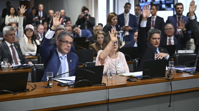 CCJ do Senado aprova texto-base da PEC da Segurança Pública