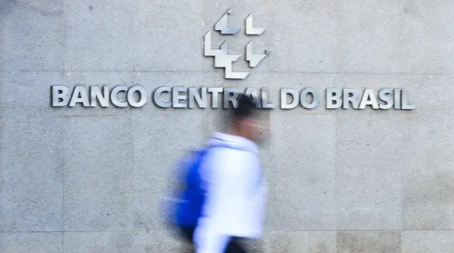 Copom avalia indicadores econômicos e decide sobre Selic