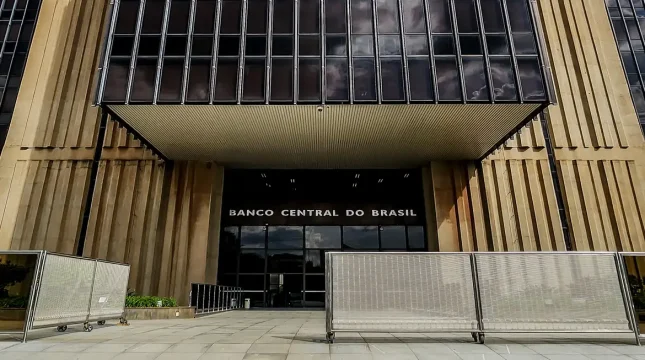 Copom reduz taxa Selic para 14,25% ao ano