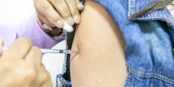Cuiabá orienta a suspensão preventiva de vacina contra dengue