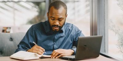 cursos-idiomas-oferecem-50-mil-bolsas