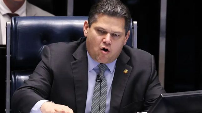 davi-alcolumbre-promulga-fim-escala-6-1