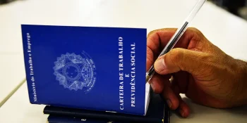 Desemprego recua para 5,6%, a menor taxa desde 2012, mostra