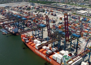 Exportações da China em novembro superam expectativas