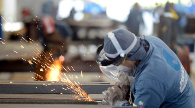 faturamento-industria-estagnou-2025