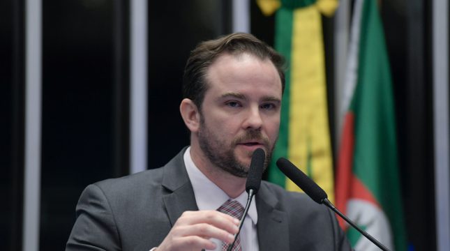 fazenda-confirma-adiar-fim-subsidio-a-gasolina