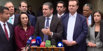 hugo-motta-discute-adocao-voto-distrital-misto