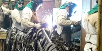 Indústria nacional varia 0,1% em março e acumula 3,1% em 2026