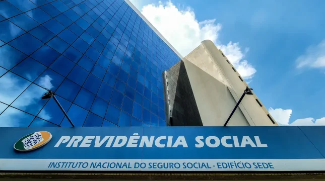 Justiça paga R$ 2,3 bi em atrasados do INSS; quem tem direito