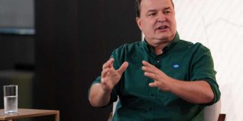 Max foca em moradia para idosos e atendimento a crianças
