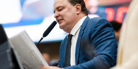 Max apresenta PL que trata da prevenção da otite crônica