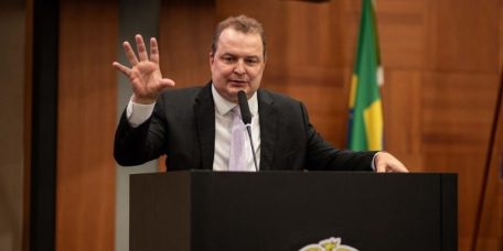 Max Russi deve adiar votação da LOA 2026 por pedido de vista