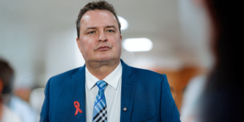 Max Russi apoia campanha Dezembro Vermelho no Estado