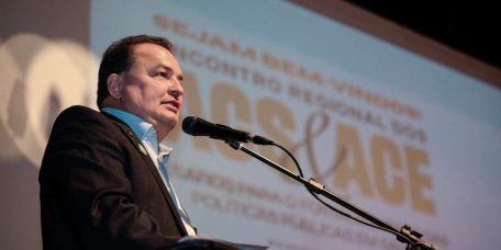 Max Russi celebra aposentadoria especial para ACS e ACE