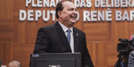 Max Russi comemora inauguração do Ganha Tempo