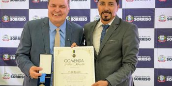 Max Russi recebe comenda no aniversário de 40 anos de Sorriso