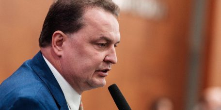 Max Russi critica PEC que blinda deputados e senadores
