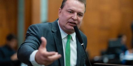 Max Russi denuncia “editais restritivos” em licitação de OSS