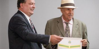 max-russi-homenageia-helio-faust