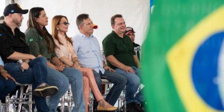 Max Russi inaugura a Orla de Santo Antônio de Leverger