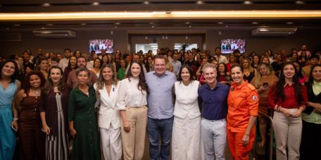 Max Russi recebe reconhecimento profissionais da enfermagem