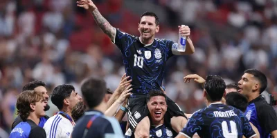 Messi orquestra Argentina em mais uma vitória na Copa do Mundo
