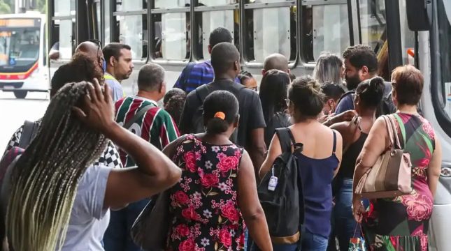 numero-trabalhadores-procuravam-emprego-recuou