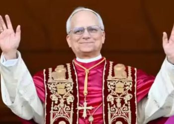 Papa Leão XIV será internado para cirurgia no pulmão na Itália