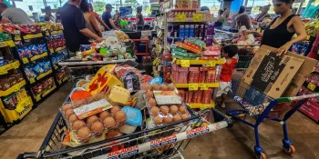Prévia da inflação perde força pelo 2º mês e fecha abril em 0,41%