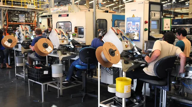 Produção da indústria brasileira cai 1,8% de maio para junho