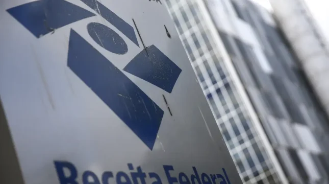 Restituições do IR batem recorde e chegam a R$ 41 bi em 2026