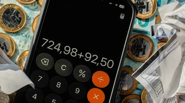Retiradas da poupança superam depósitos em R$ 7,15 bi em julho