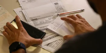 Salário mínimo de R$ 1.621 começa a ser pago nesta segunda