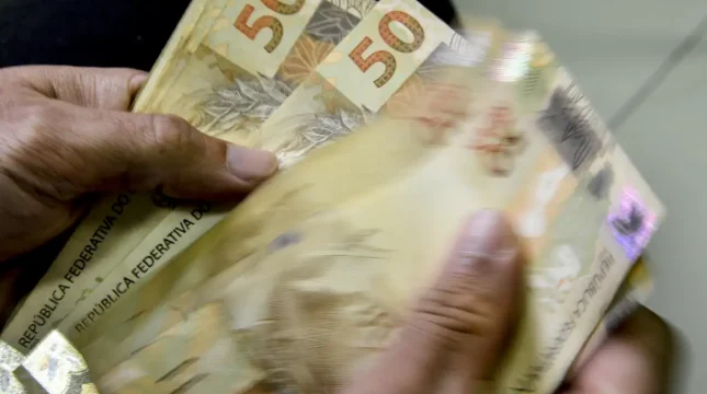 Senado ouve trabalhadores sobre aumento faixa de isenção do IR