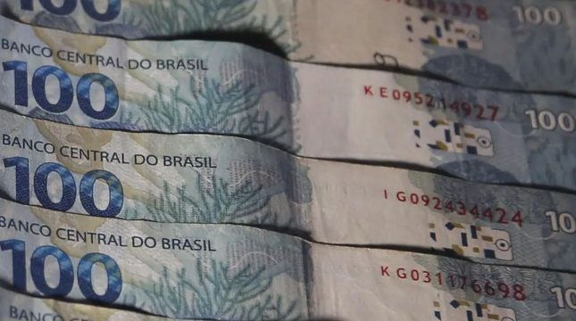 setor-publico-tem-deficit-10-bilhoes-agosto